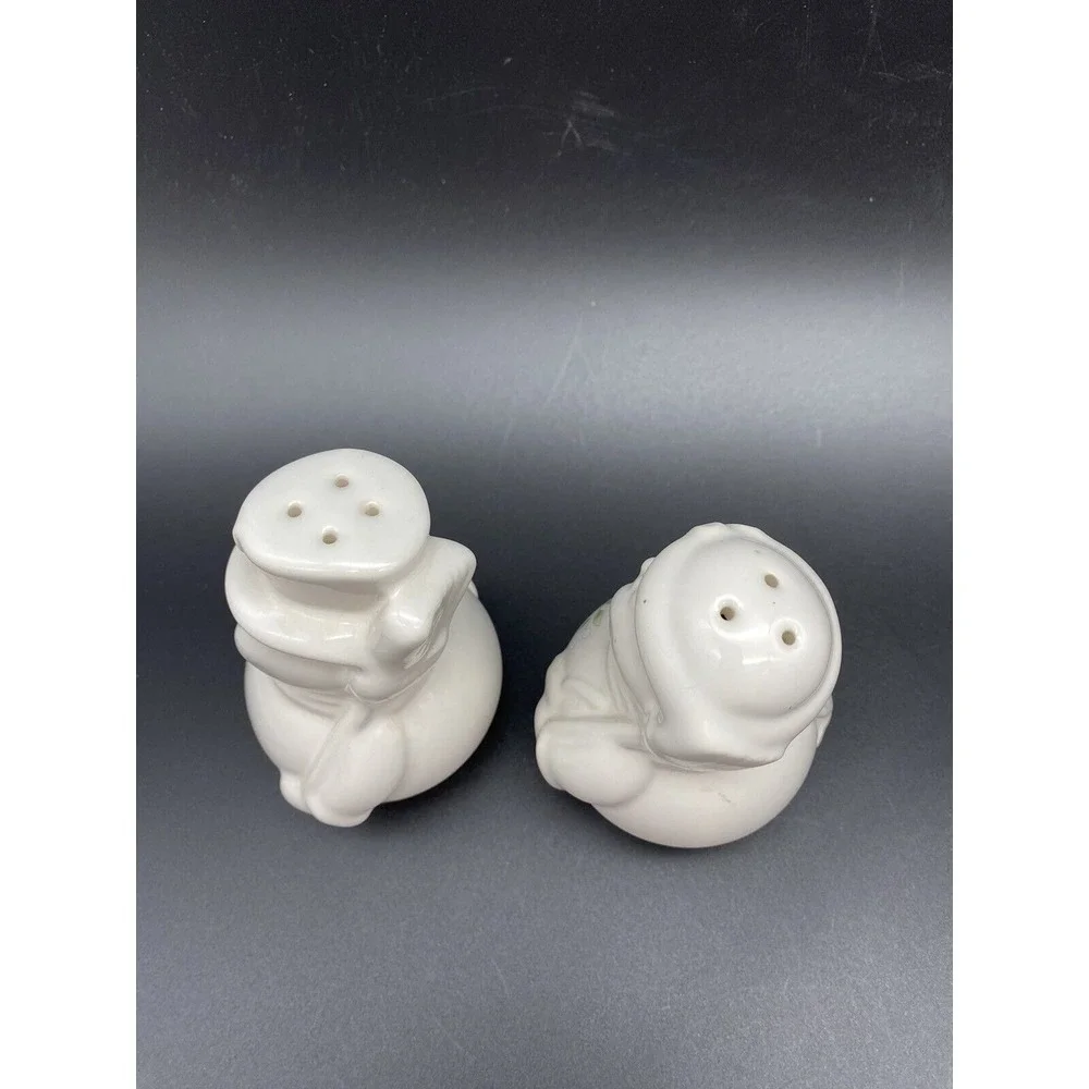 Pfaltzgraff Winterberry‎ Snowman Salt & Peper Shaker Set with Stoppers